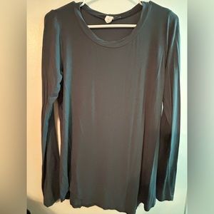 Ladies long sleeve, bamboo top. Size large.